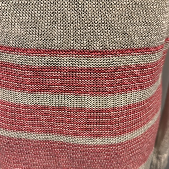 Margaret O’Leary 100% linen ivory red stripe crewneck long sleeve sweater. Small - Picture 4 of 5